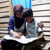 warga-mempawah-mendapatkan-listrik-gratis-melalui-program-Light-Up-The-Dream-PLN