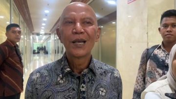 EKO PATRIO CS TETAP TERIMA GAJI DAN TUNJANGAN MESKI NON-AKTIF.mp4_snapshot_02.55.200