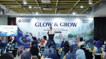 mandirI taspen bagi-bagi kacamata lansia